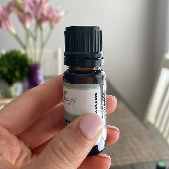 Eucalyptus globulus  essential oil - Picture 3 of 3